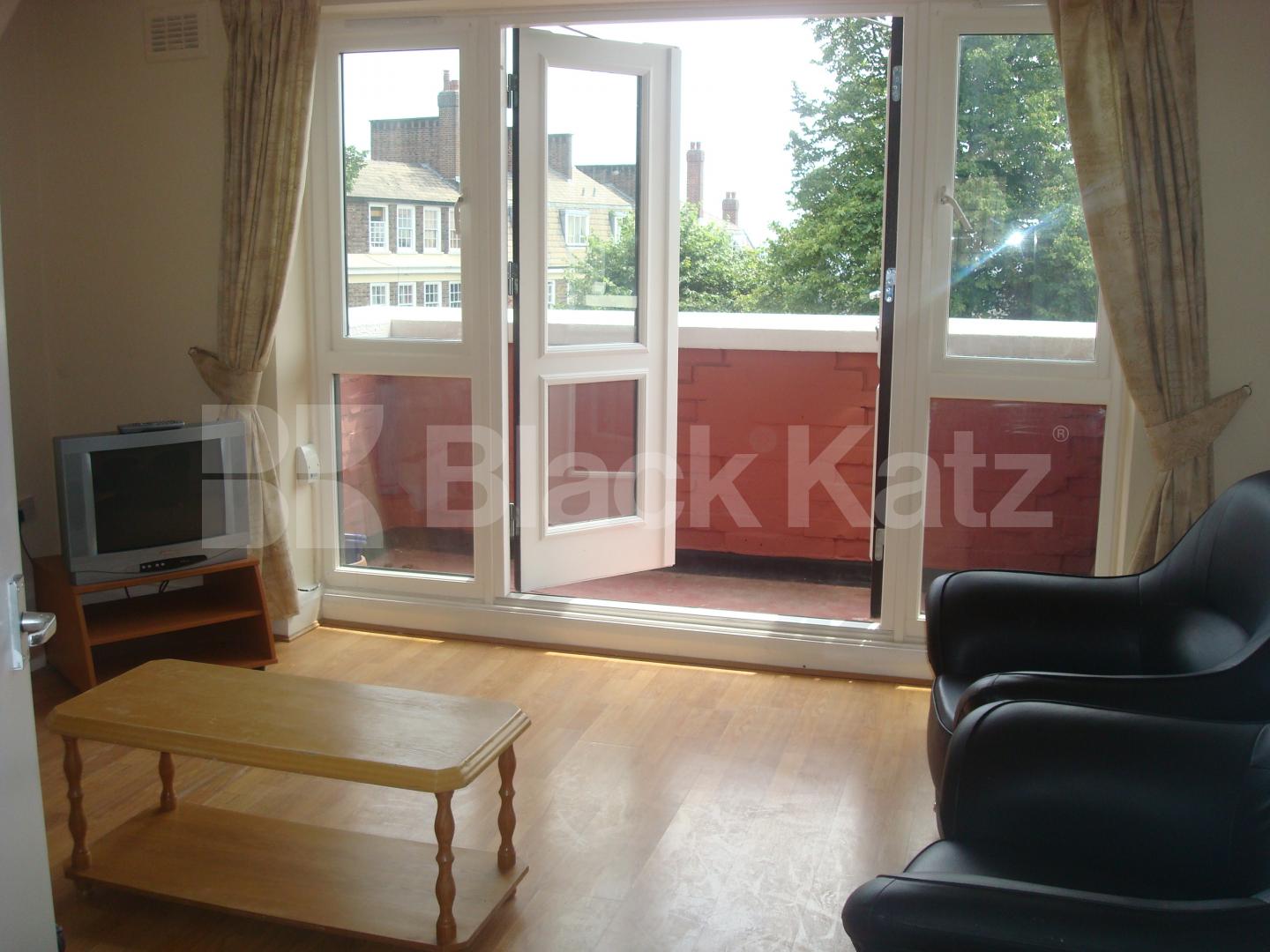 			2 Bedroom, 1 bath, 1 reception Flat			 Waltersville Road, CROUCH END BORDERS